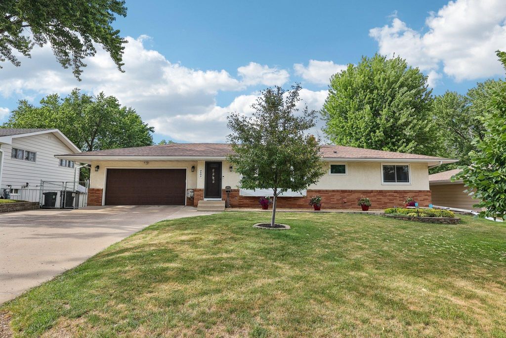 3403 71st Street E, Inver Grove Heights, MN 55076