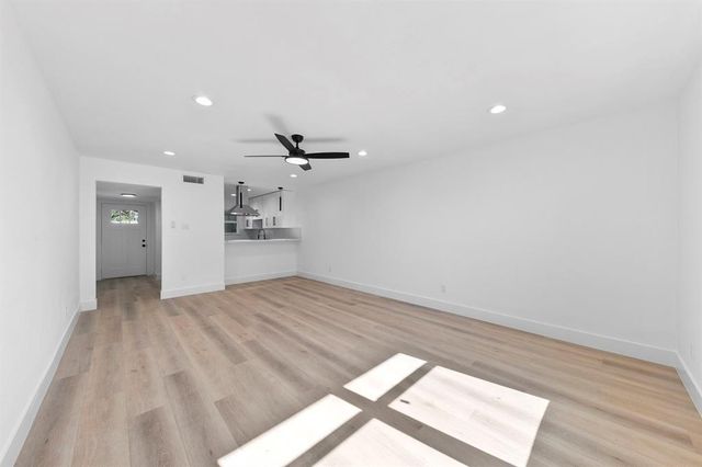 1514 Wirt Road 8, Houston, TX 77055