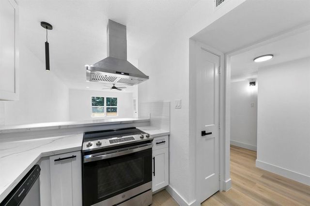 1514 Wirt Road 8, Houston, TX 77055