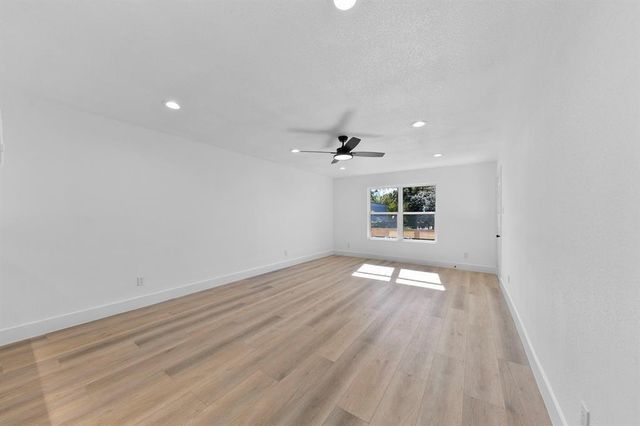 1514 Wirt Road 8, Houston, TX 77055