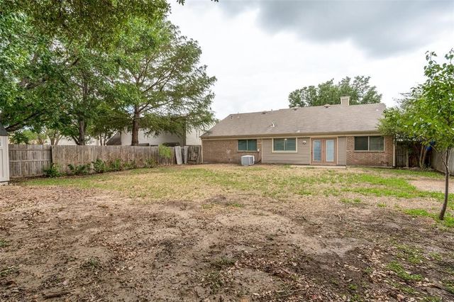 2626 Bennington Court, Grand Prairie, TX 75052