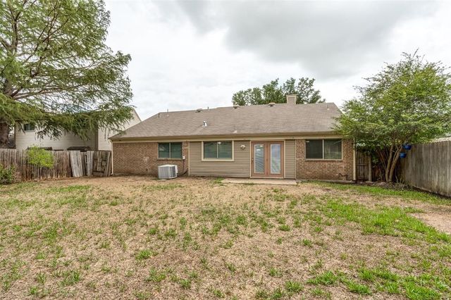 2626 Bennington Court, Grand Prairie, TX 75052