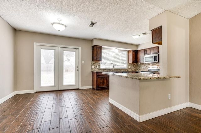 2626 Bennington Court, Grand Prairie, TX 75052