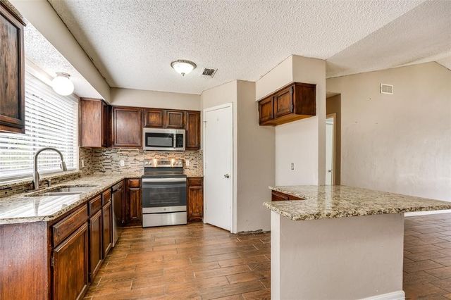 2626 Bennington Court, Grand Prairie, TX 75052