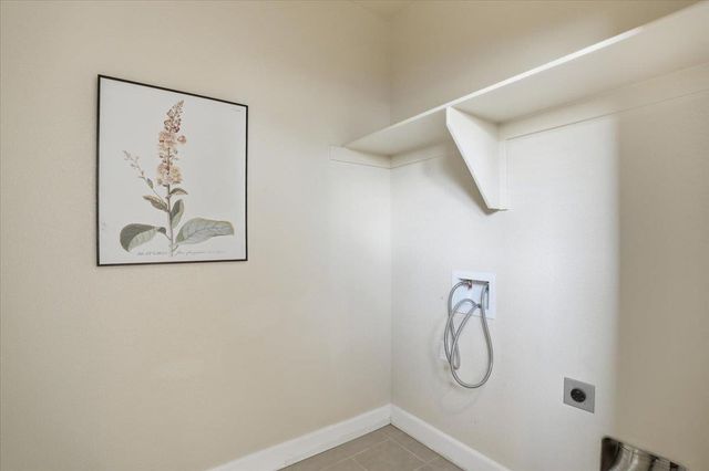 1567 Bonanza Ln, Folsom, CA 95630