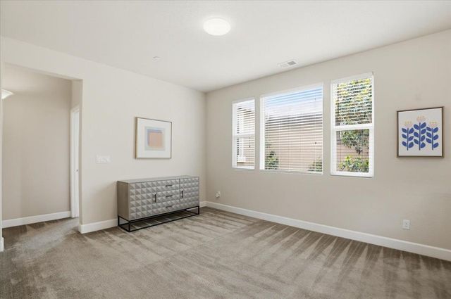 1567 Bonanza Ln, Folsom, CA 95630