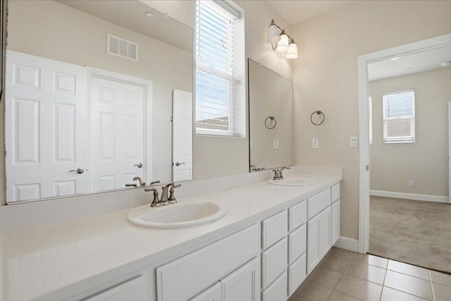 1567 Bonanza Ln, Folsom, CA 95630