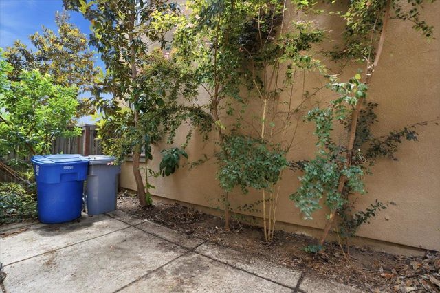 1567 Bonanza Ln, Folsom, CA 95630
