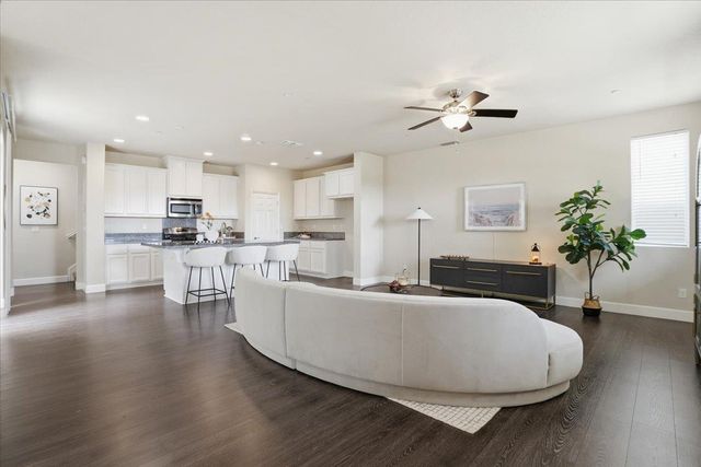 1567 Bonanza Ln, Folsom, CA 95630