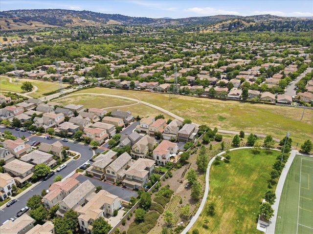 1567 Bonanza Ln, Folsom, CA 95630