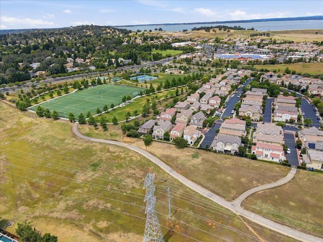 1567 Bonanza Ln, Folsom, CA 95630