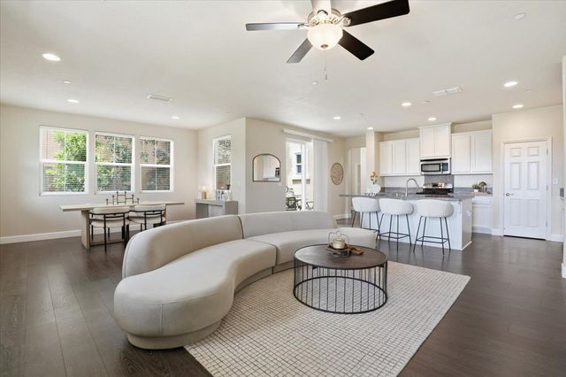 1567 Bonanza Ln, Folsom, CA 95630