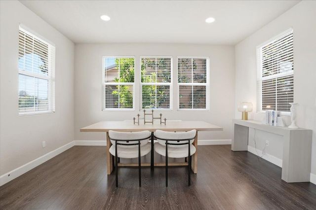 1567 Bonanza Ln, Folsom, CA 95630