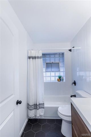 5524 Lindenwood Avenue, St Louis, MO 63109