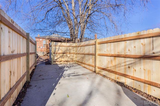 5524 Lindenwood Avenue, St Louis, MO 63109