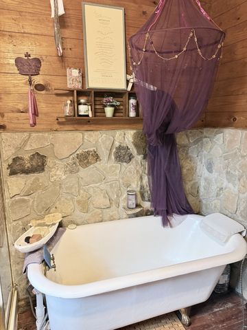 562 Junus Jackson Hollow Rd, Minor Hill, TN 38473