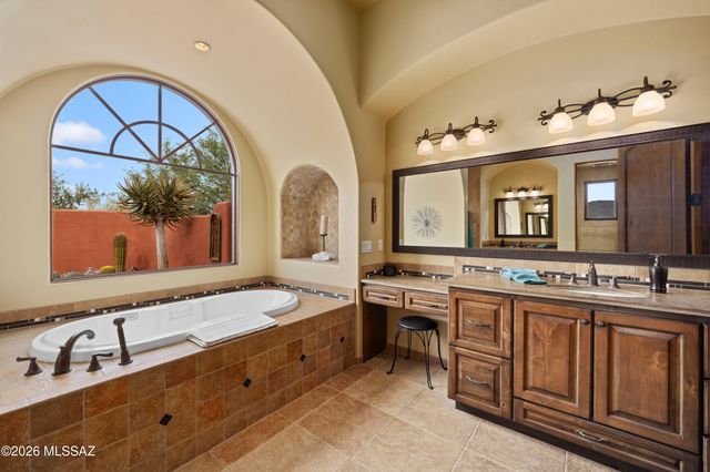 14050 N Hawk Canyon Trail, Tucson, AZ 85755