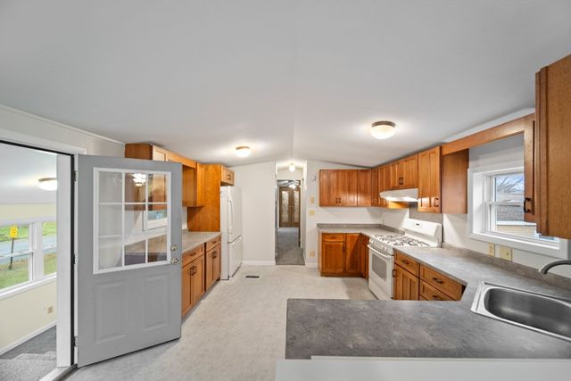 2136 KNOLL Avenue, Erie, PA 16510