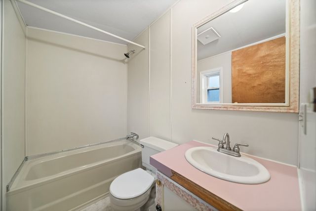 2136 KNOLL Avenue, Erie, PA 16510