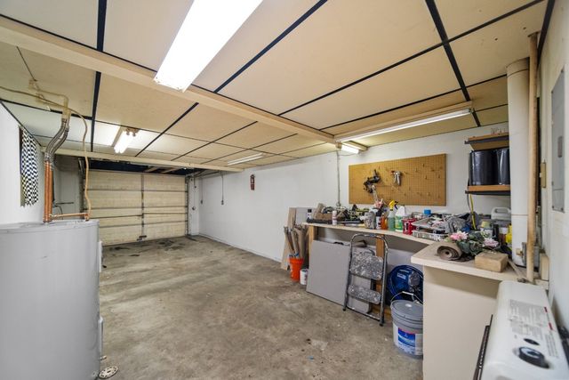 2136 KNOLL Avenue, Erie, PA 16510