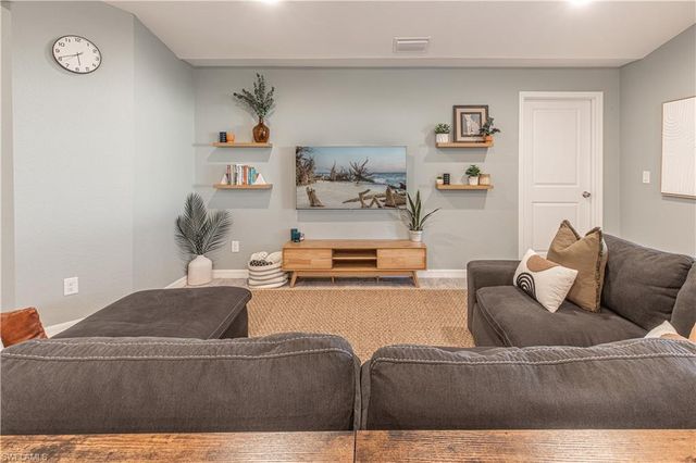 5056 Montego LN, Port Charlotte, FL 33981