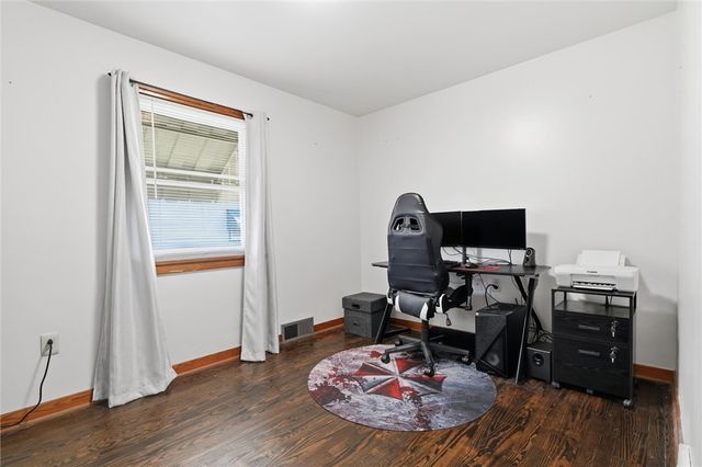 240 Waddell Ave, Donora, PA 15033