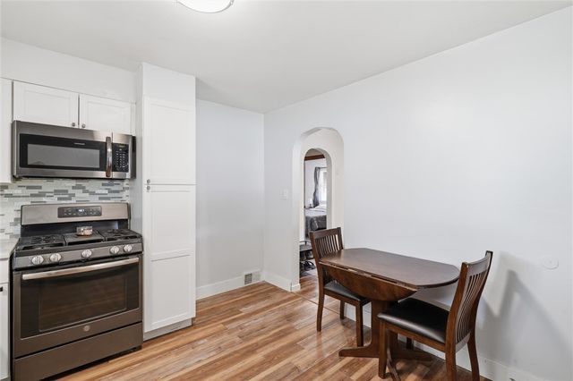 240 Waddell Ave, Donora, PA 15033