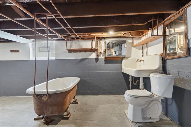 240 Waddell Ave, Donora, PA 15033