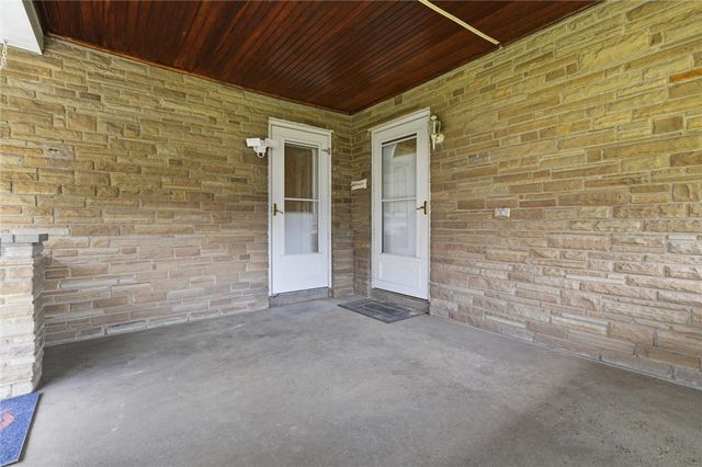 240 Waddell Ave, Donora, PA 15033