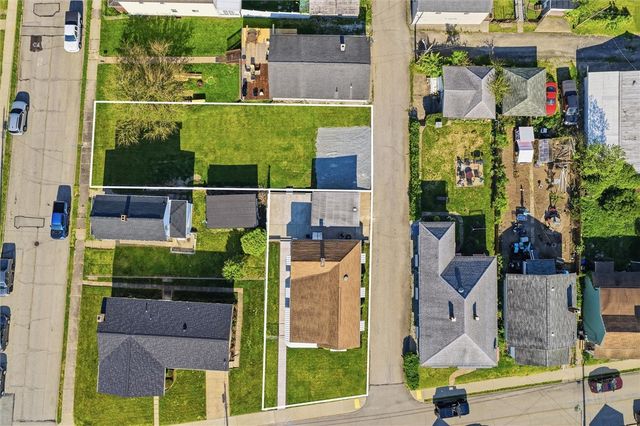 240 Waddell Ave, Donora, PA 15033