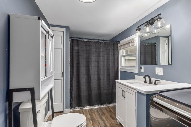 9915 Perry Street, Zeeland, MI 49464