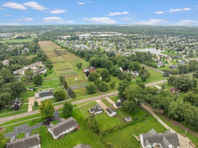 9915 Perry Street, Zeeland, MI 49464
