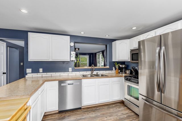 9915 Perry Street, Zeeland, MI 49464