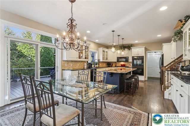 25 Saddle Lane, Easton, PA 18045