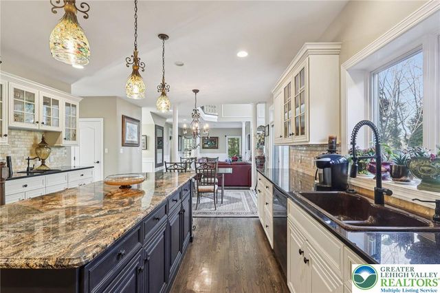 25 Saddle Lane, Easton, PA 18045