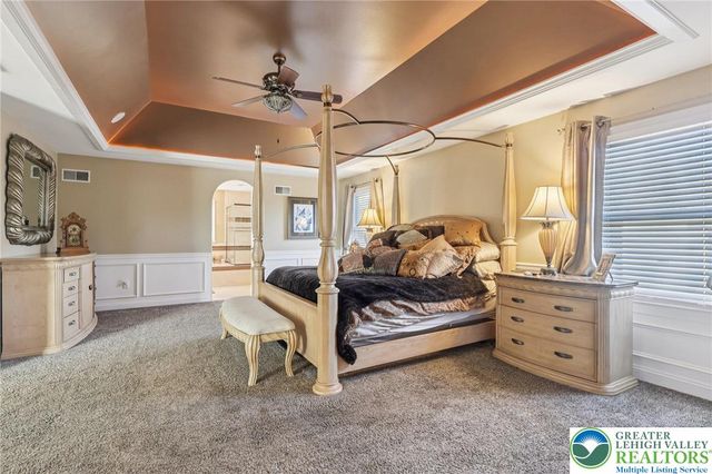 25 Saddle Lane, Easton, PA 18045