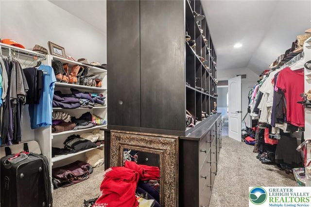 25 Saddle Lane, Easton, PA 18045