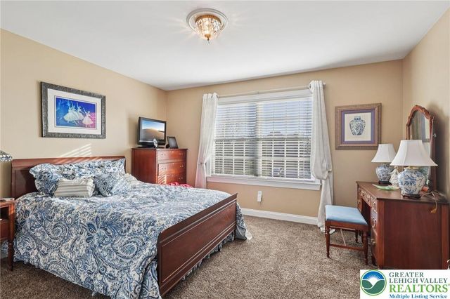 25 Saddle Lane, Easton, PA 18045