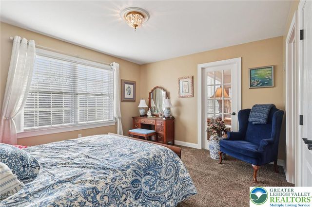 25 Saddle Lane, Easton, PA 18045