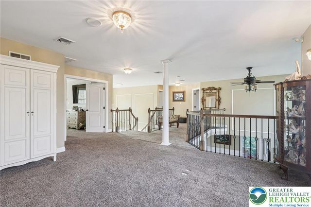 25 Saddle Lane, Easton, PA 18045