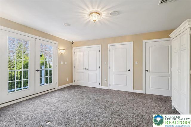 25 Saddle Lane, Easton, PA 18045