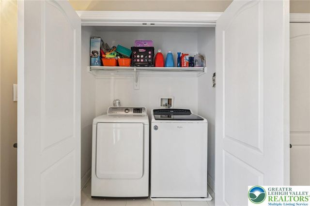 25 Saddle Lane, Easton, PA 18045