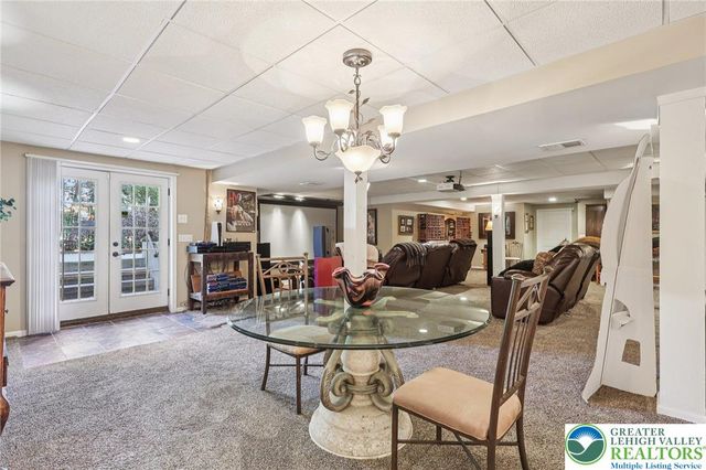 25 Saddle Lane, Easton, PA 18045