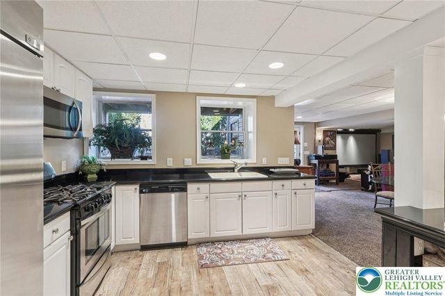 25 Saddle Lane, Easton, PA 18045