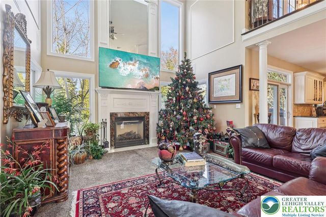 25 Saddle Lane, Easton, PA 18045