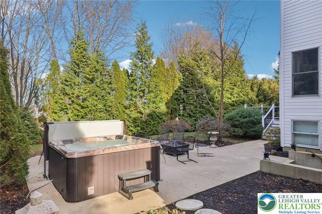 25 Saddle Lane, Easton, PA 18045