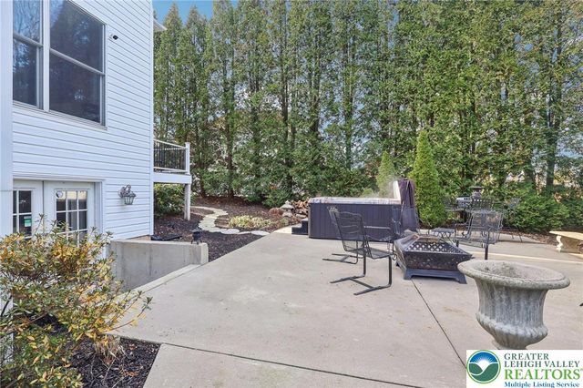 25 Saddle Lane, Easton, PA 18045