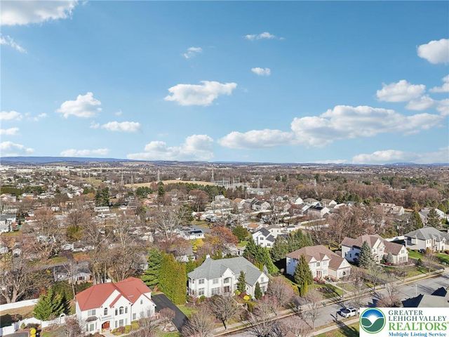 25 Saddle Lane, Easton, PA 18045