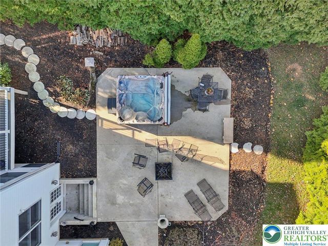 25 Saddle Lane, Easton, PA 18045