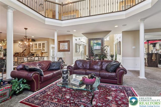 25 Saddle Lane, Easton, PA 18045